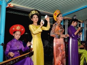 Старинные песни «Ка Хюэ» на Ароматной реке - ảnh 3